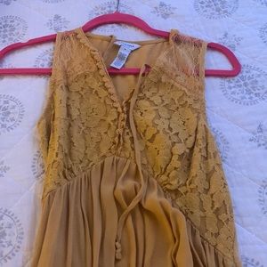 brand - arizona. size - m but as a adult petite small